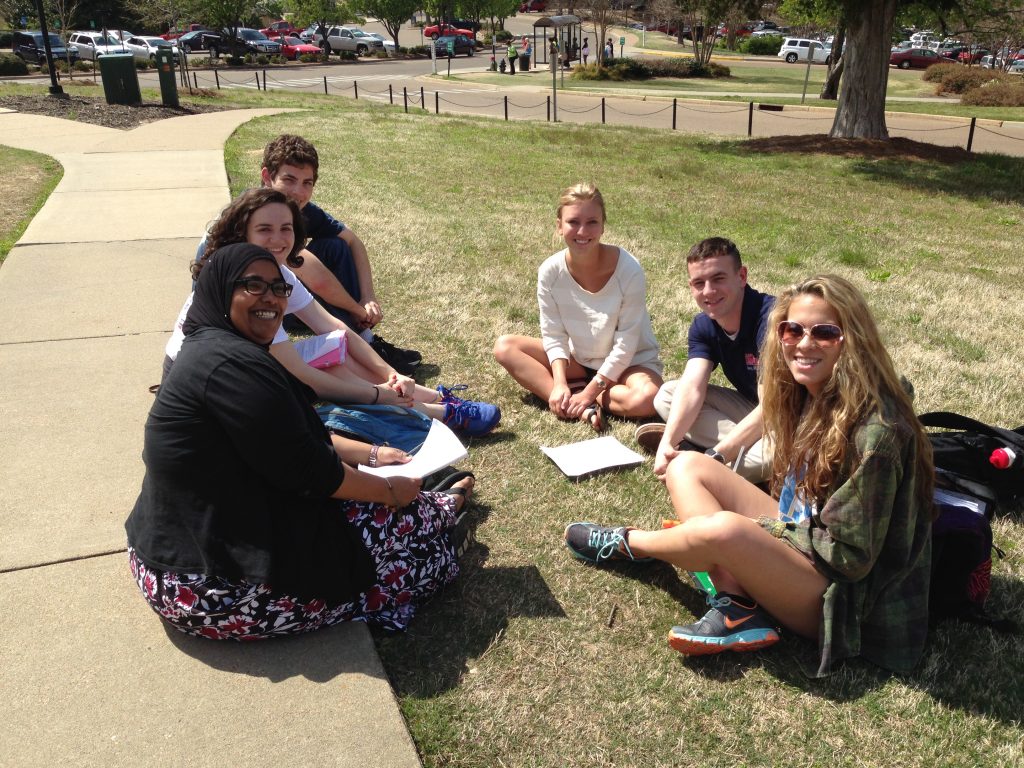 Usteza Asmaa Taha's class outside